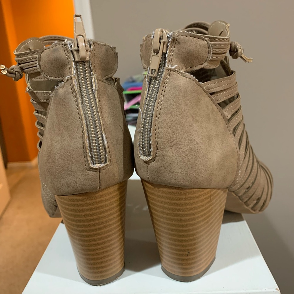 Shoes! - Picture 3 of 3